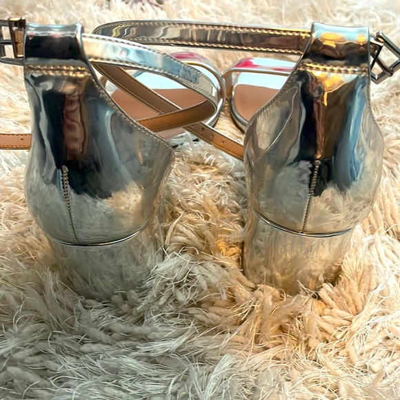 cute silver 1 1/2 inch heels - Picture 2 of 5